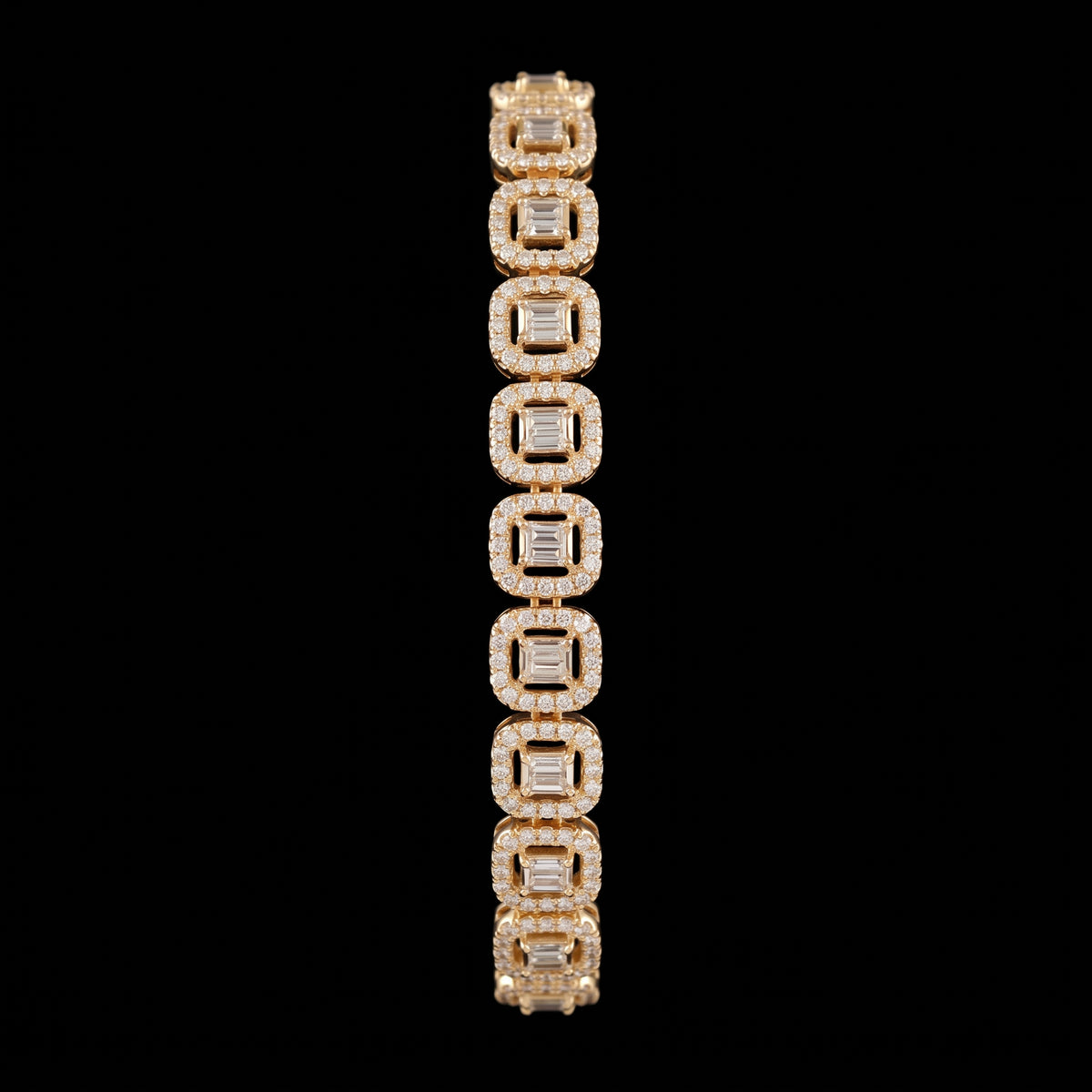 4.42Ct of Bracelet With the Purity of 18K