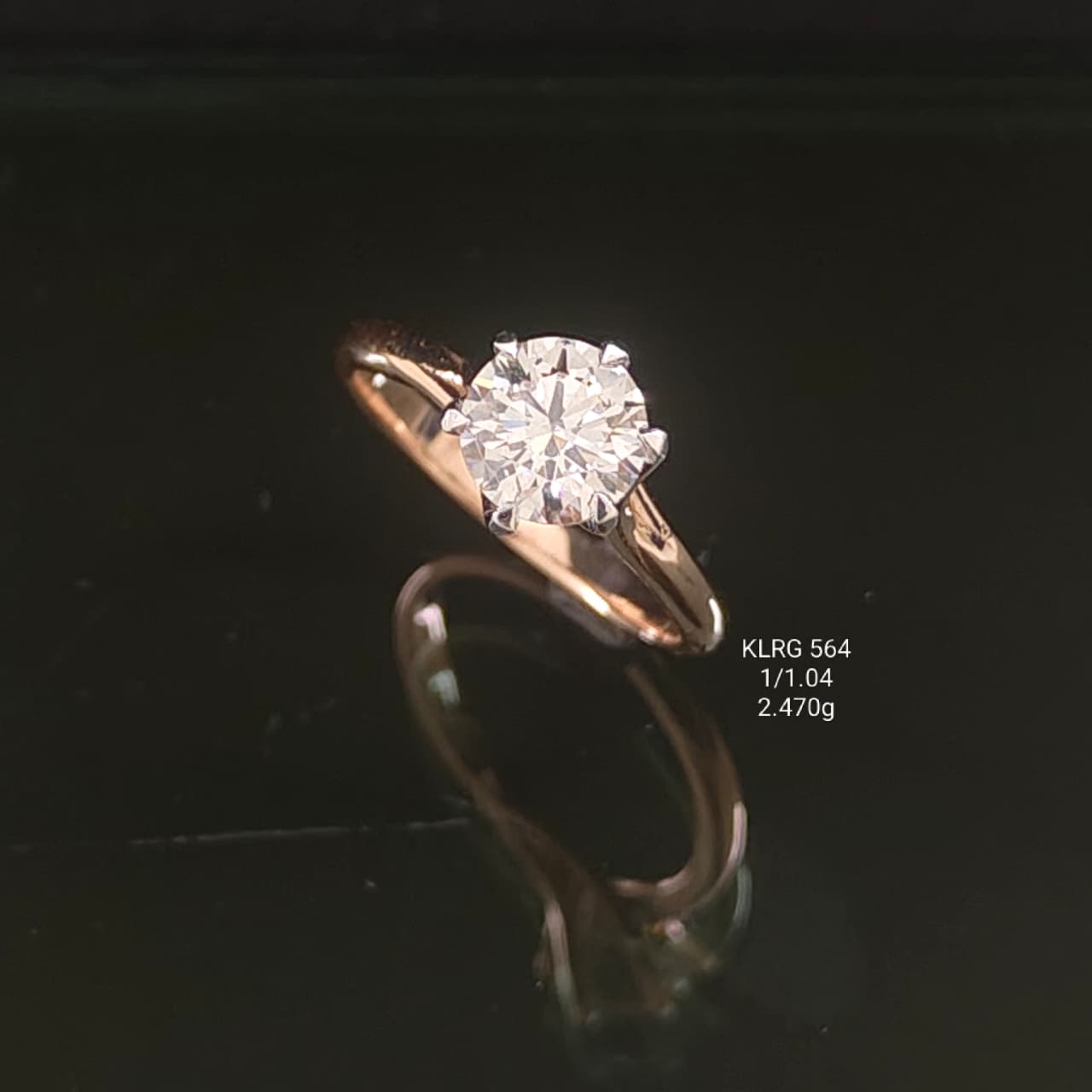1.04Ct of Ring With the Purity of 18K