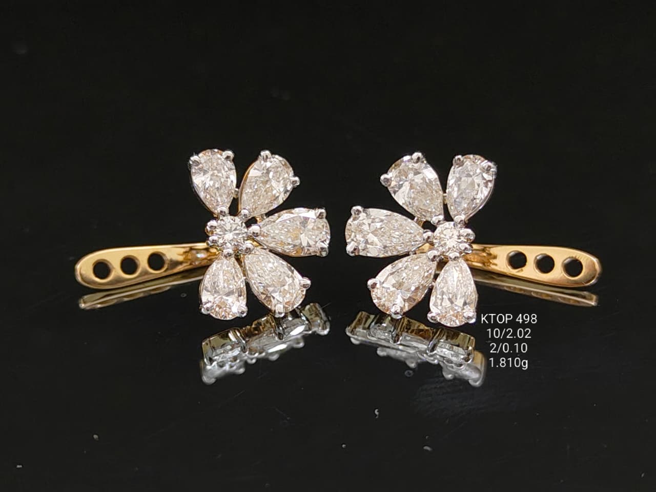 2.12Ct of Earring with the Purity of 18K