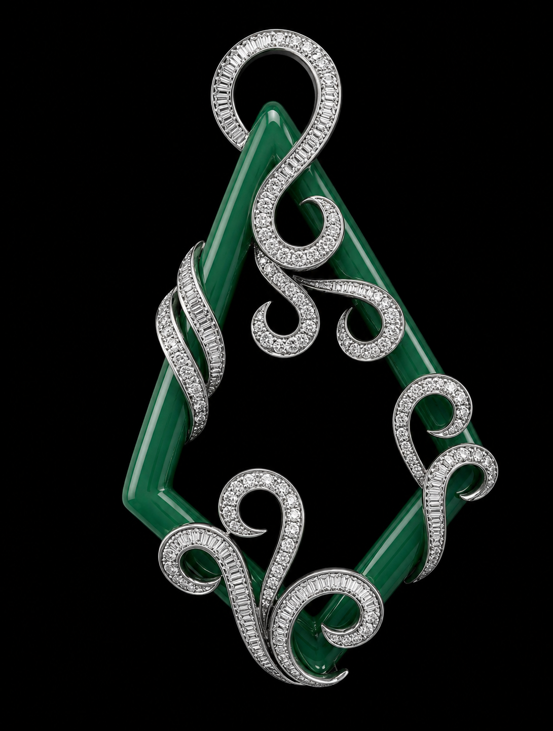 34.06Ct of Locket With the Purity of 18K