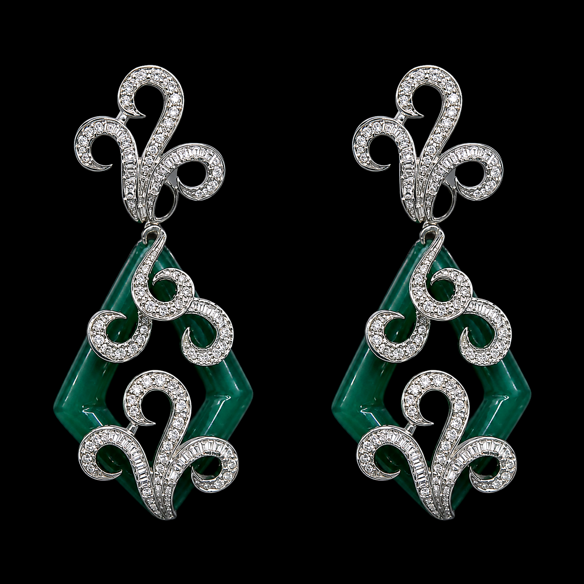 25.34Ct of Earring with the Purity of 18K