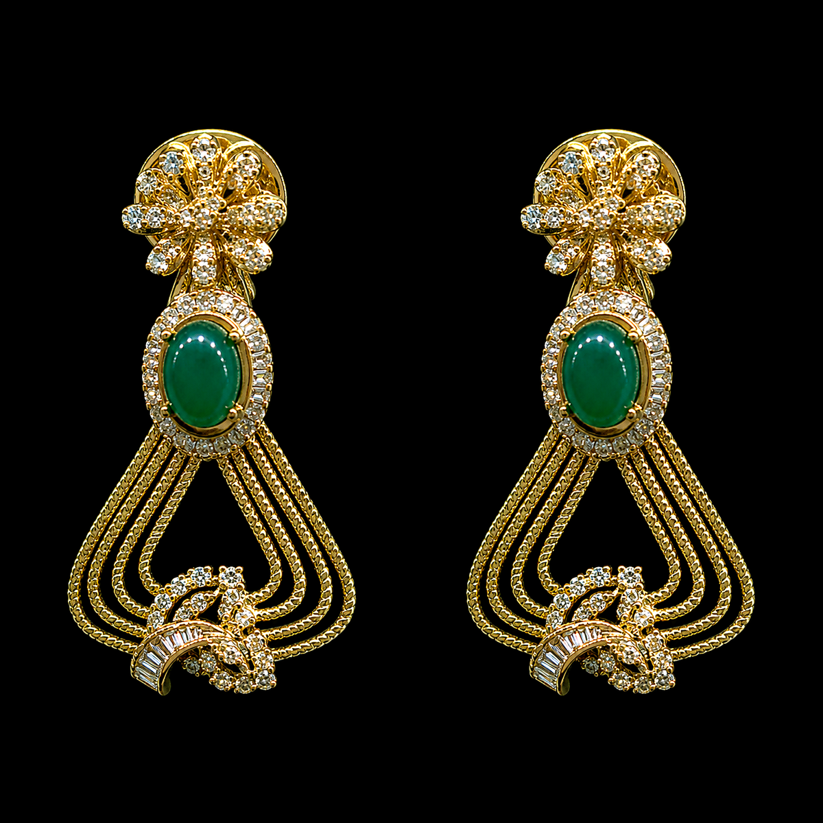 3.09Ct of Earring with the Purity of 18K