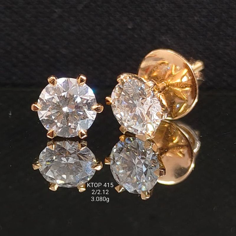 2.12Ct of Earring with the Purity of 18k