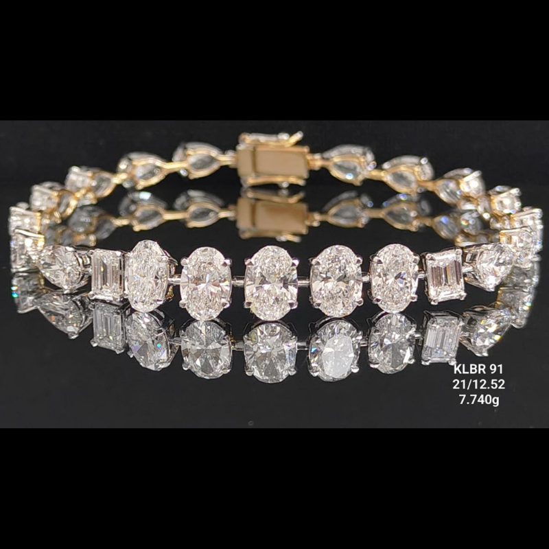 12.52 Ct of BRACELET of Fancy  Shaped Diamonds 18K