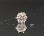 0.73Ct of Earrings With The Purity of 18K