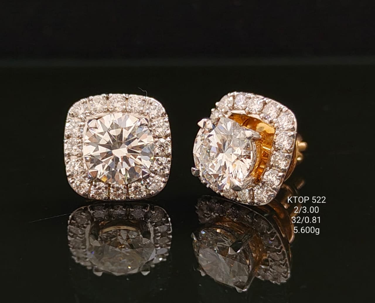 3.81Ct of Earring with the Purity of 18K