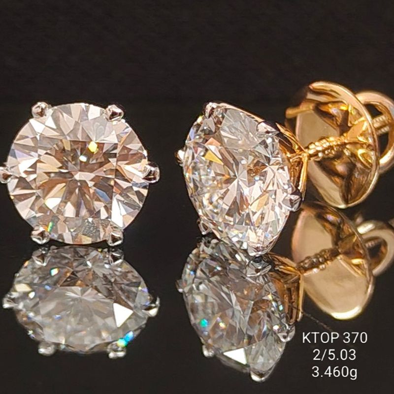 5.03 Ct of TOPS of Solitaire Round Shaped Diamond  18K