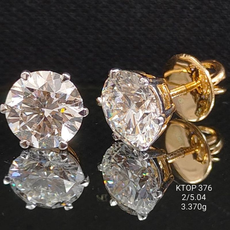 5.04 Ct of TOPS of Solitaire Round Shaped Diamond  18K