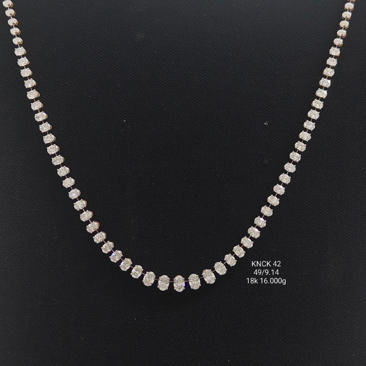 9.14Ct of Oval Necklace with the Purity of 18K