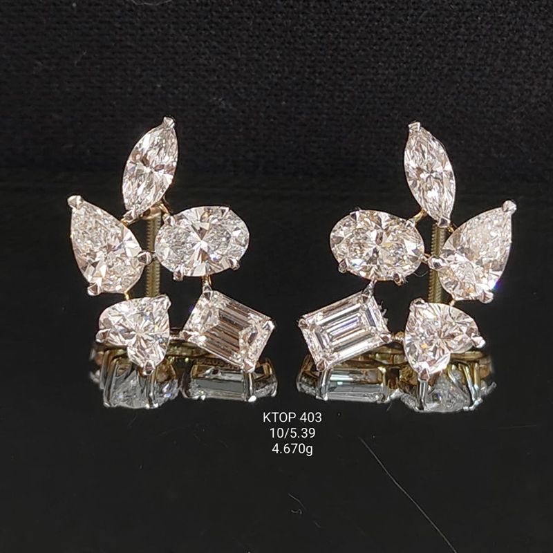 5.39Ct of Earring with the Purity of 18k