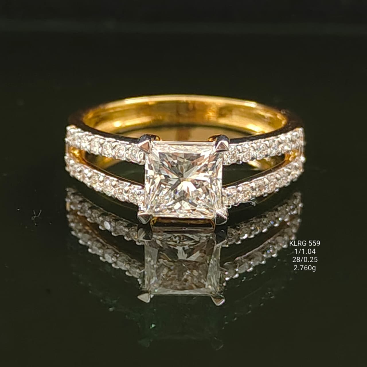 1.29Ct of Ring with the Purity of 18K