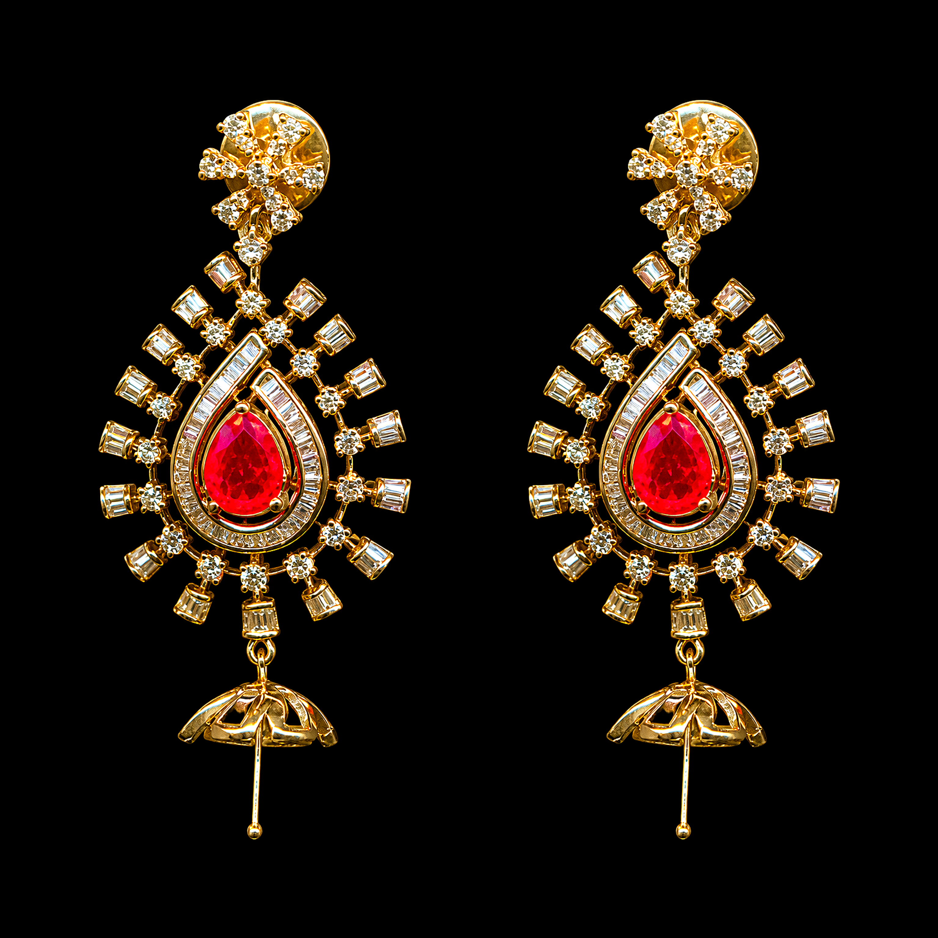 5.48Ct of Locket Earring With the Purity of 18K