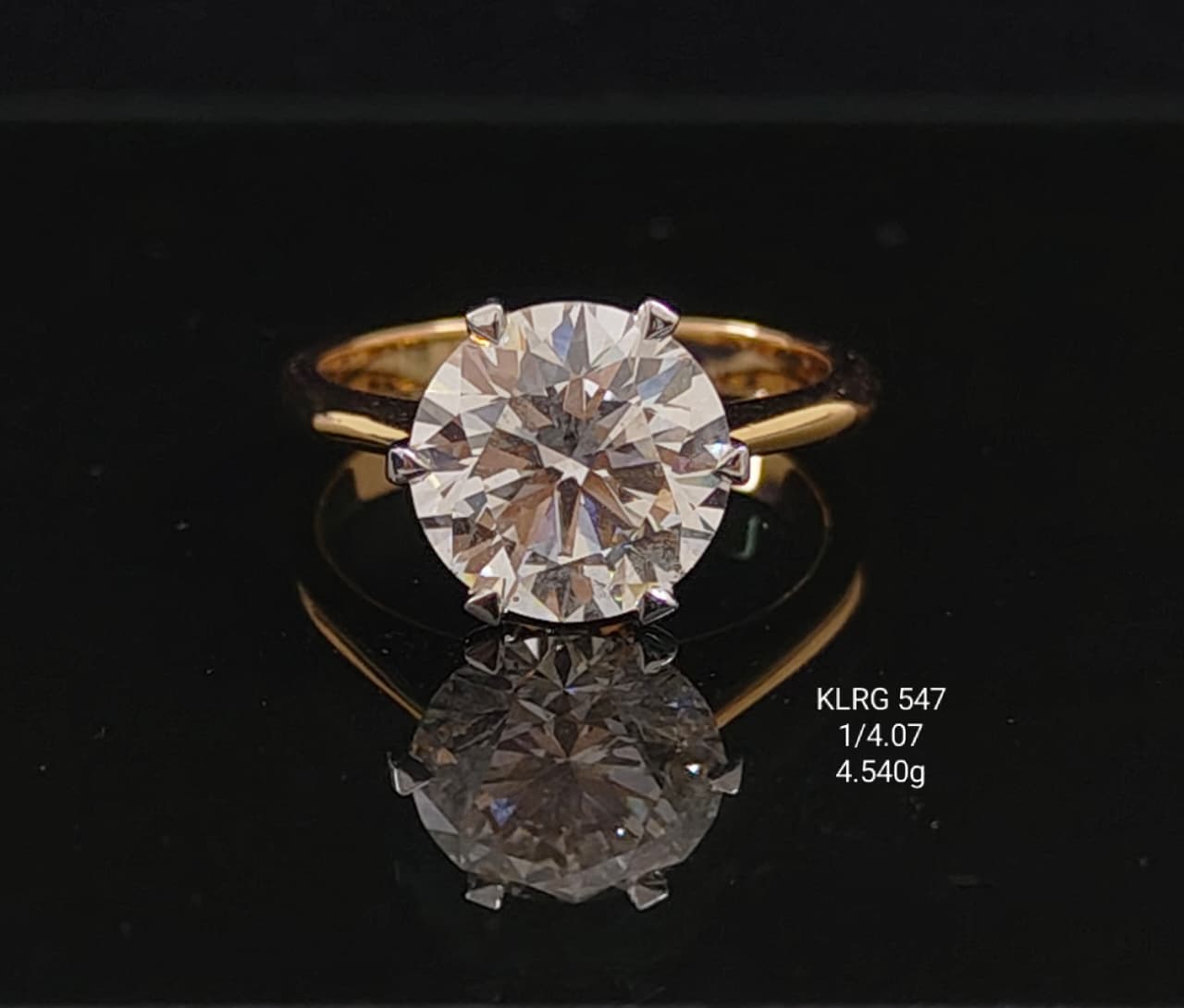 4.07Ct of Ring With the Purity of 18K