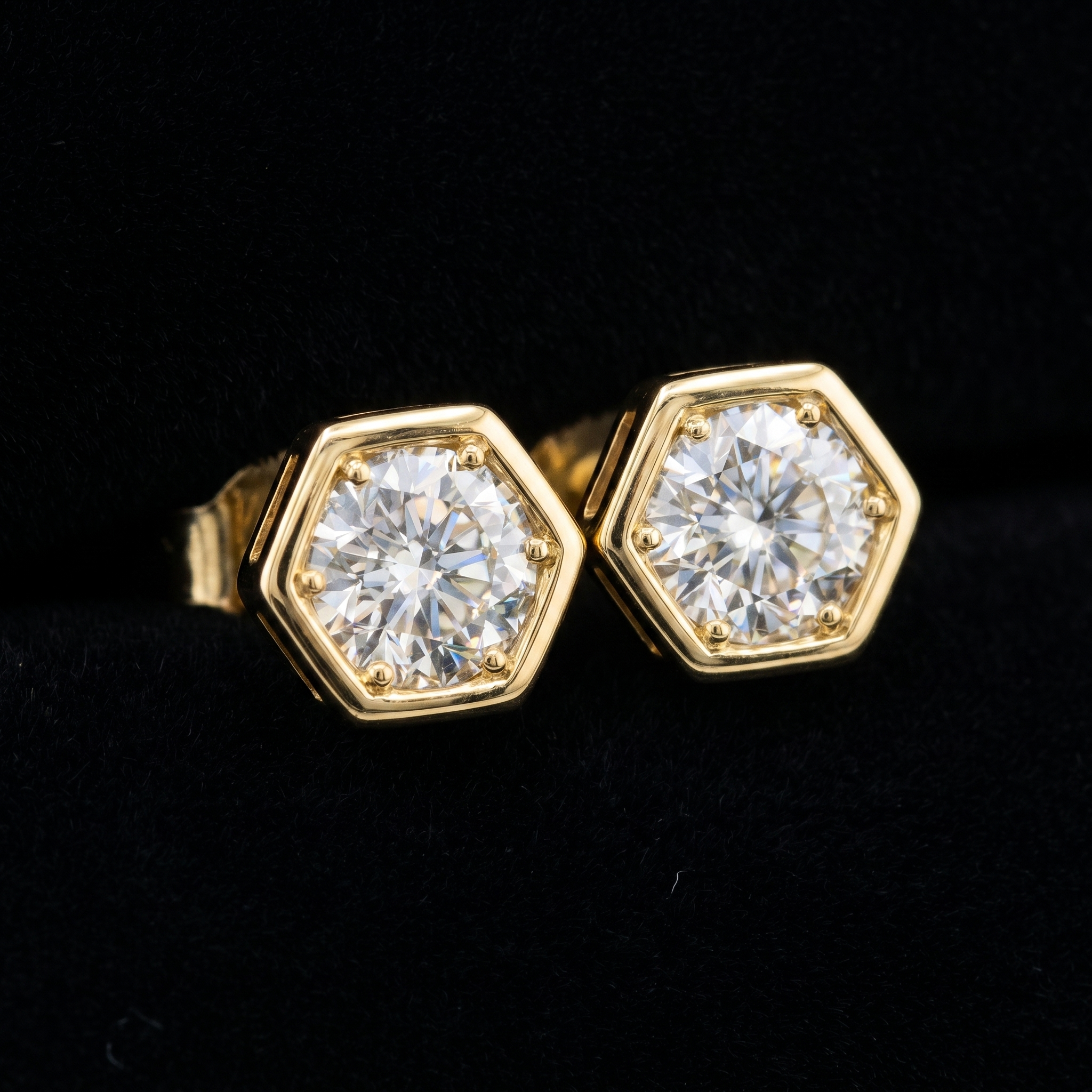 5Ct of Earring With The Purity of 18K