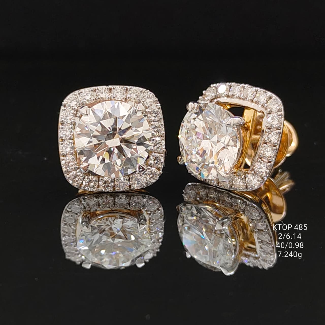 7.12Ct of Earrings With the Purity of 18K