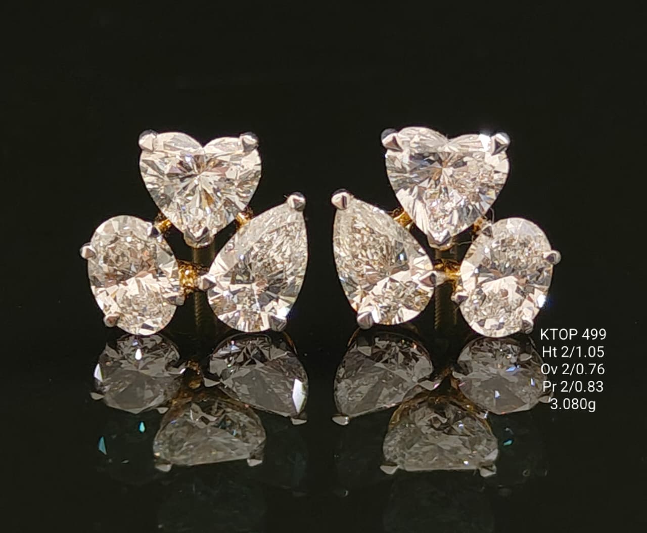 2.64Ct of Earring with the Purity of 18K