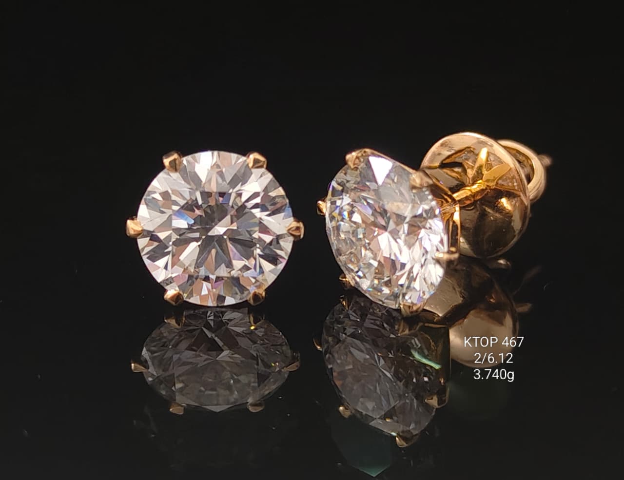 6.12Ct of Earring With Purity of 18K