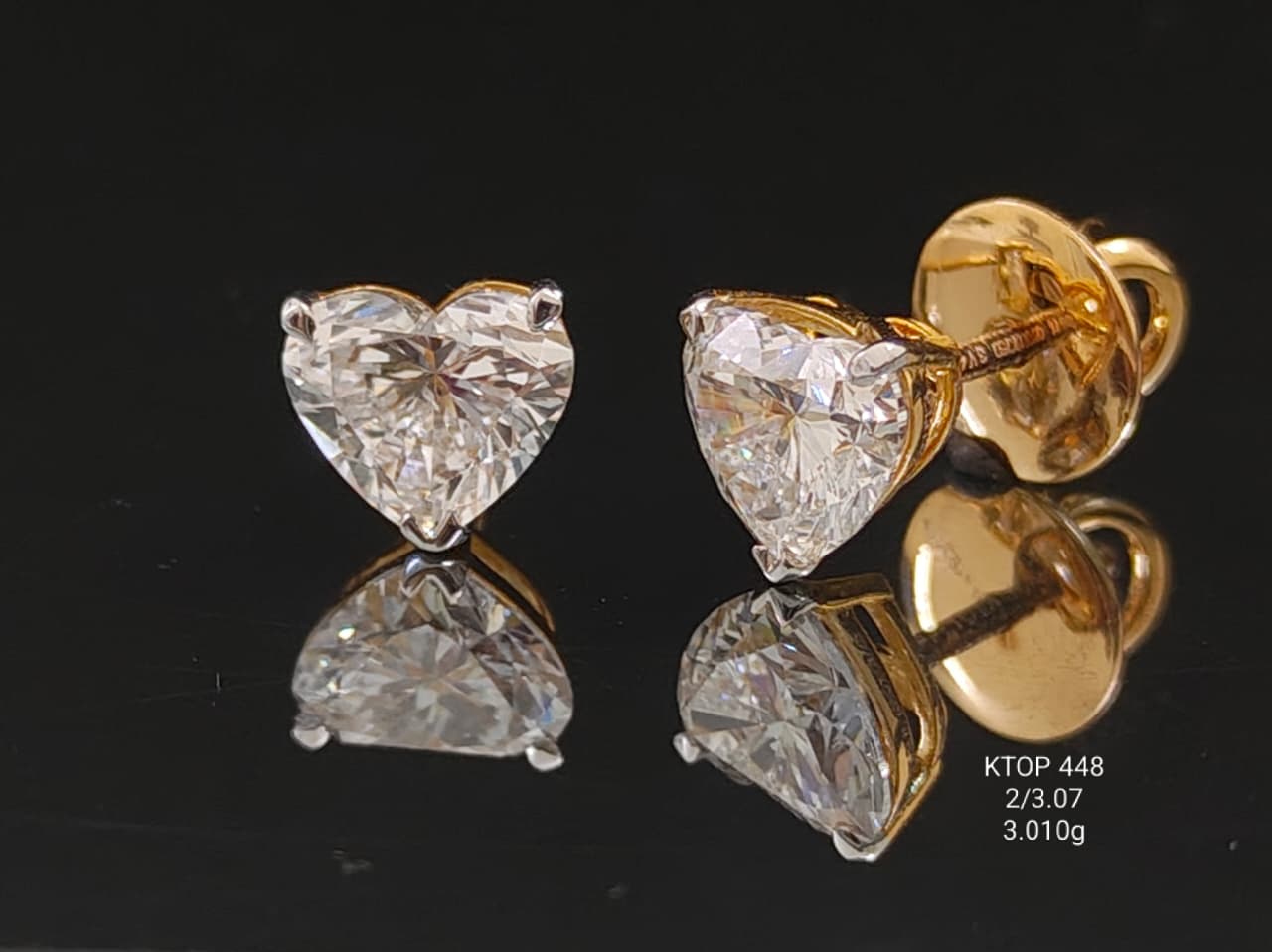 3.07Ct of Earring With Purity of 18K