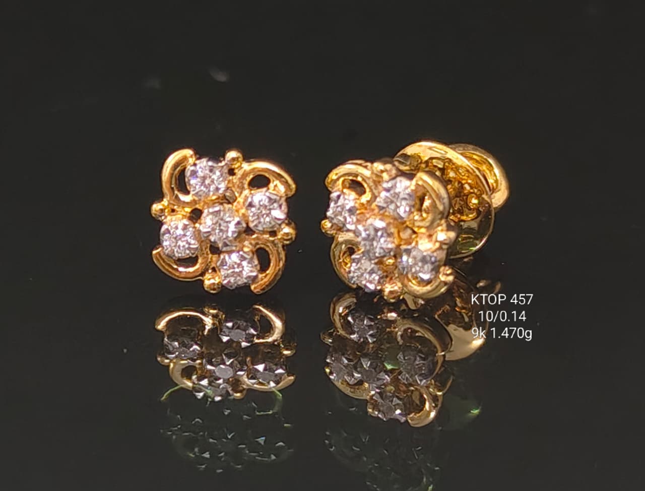0.14Ct of Earring With Purity of 9K