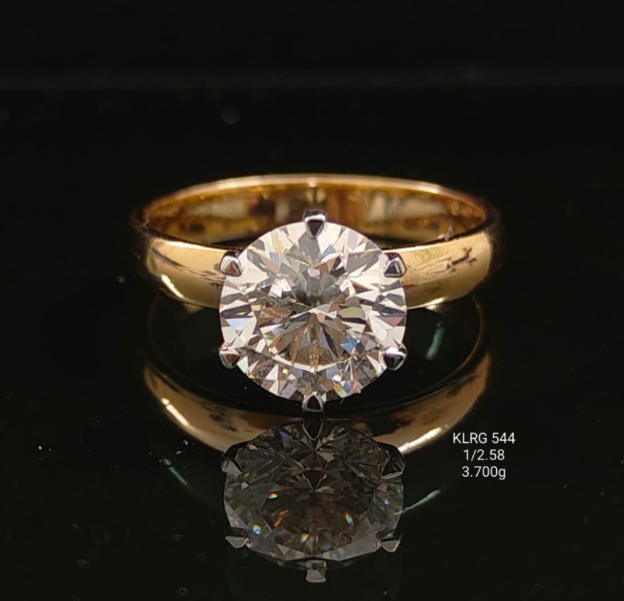2.58Ct of Ring with the Purity of 18K