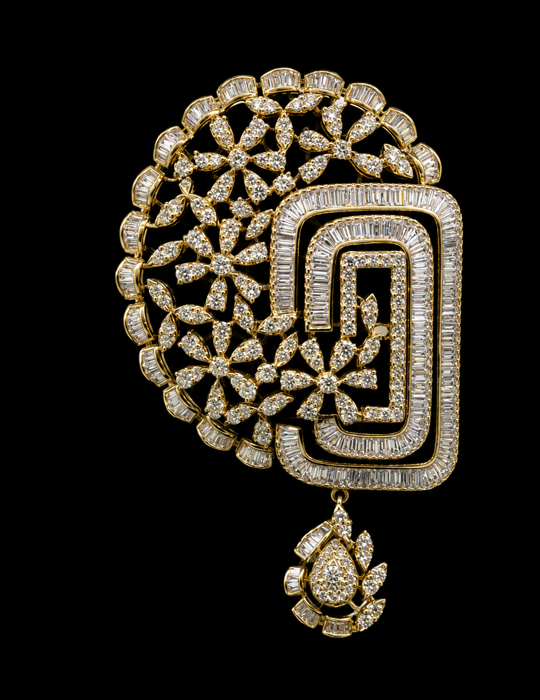 5.93Ct of Locket With the Purity of 18K