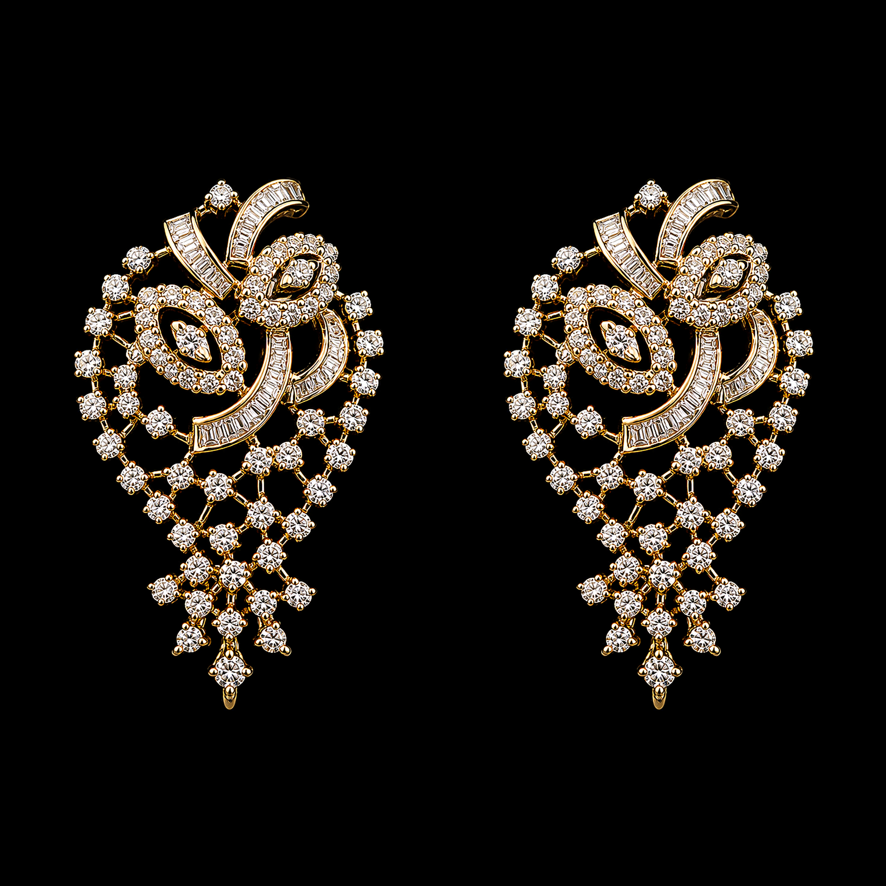 2.64Ct of Locket Earring With the Purity of 18K