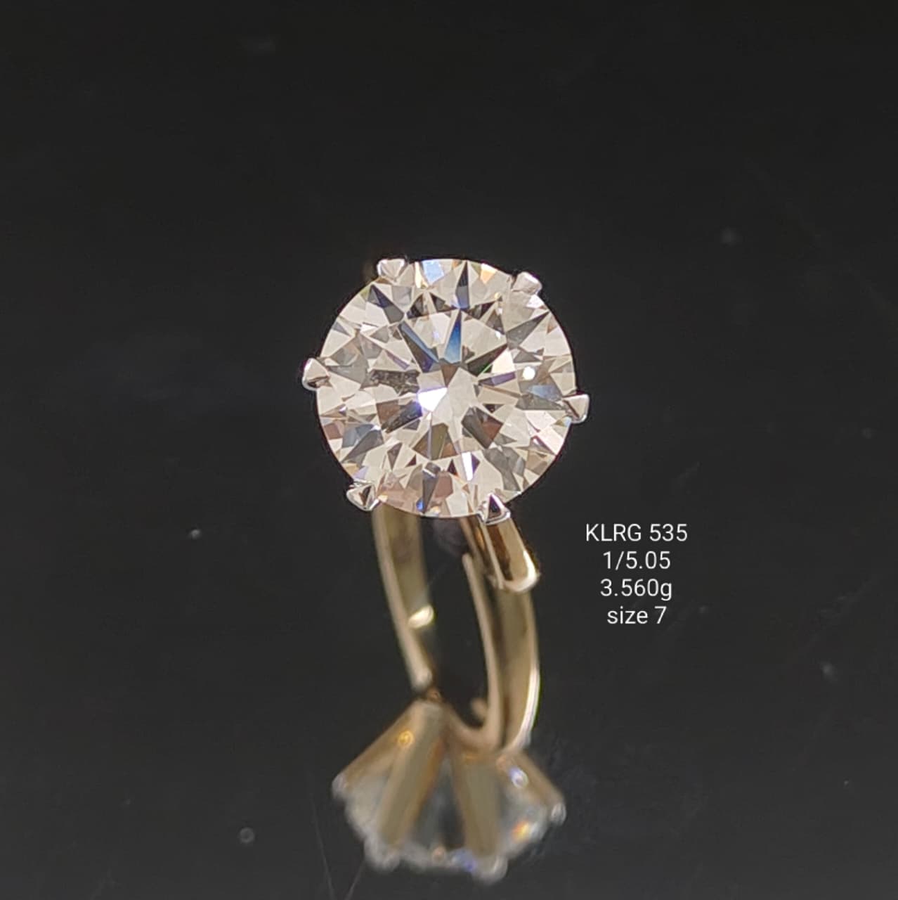 5.05Ct of Ring With the Purity of 18K