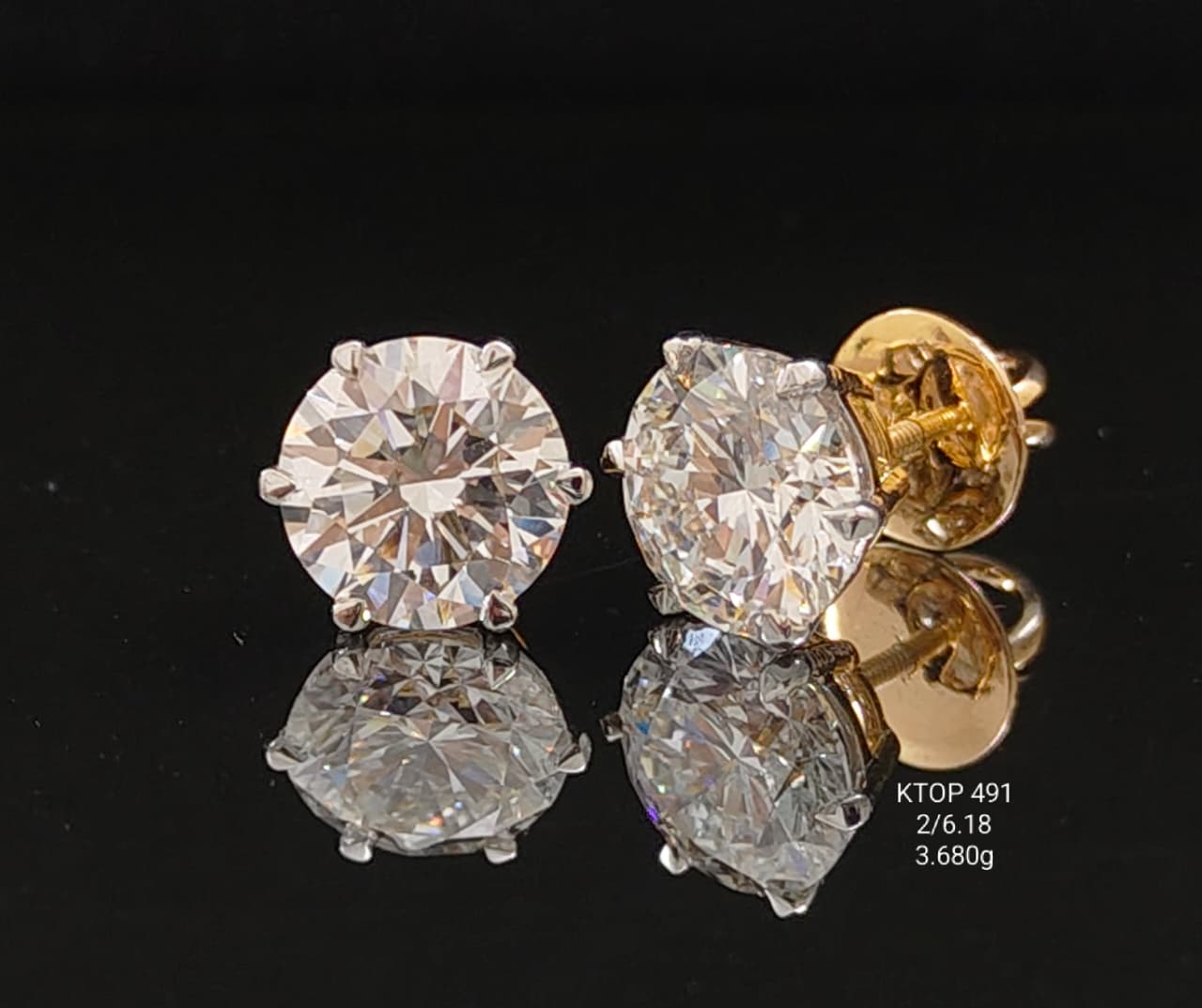 6.18Ct of Earrings With the Purity 18K