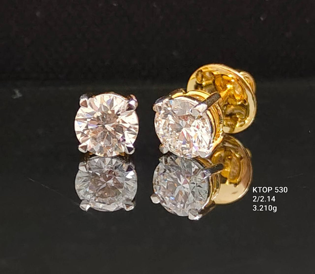 2,14Ct of Earring with the Purity of 18K