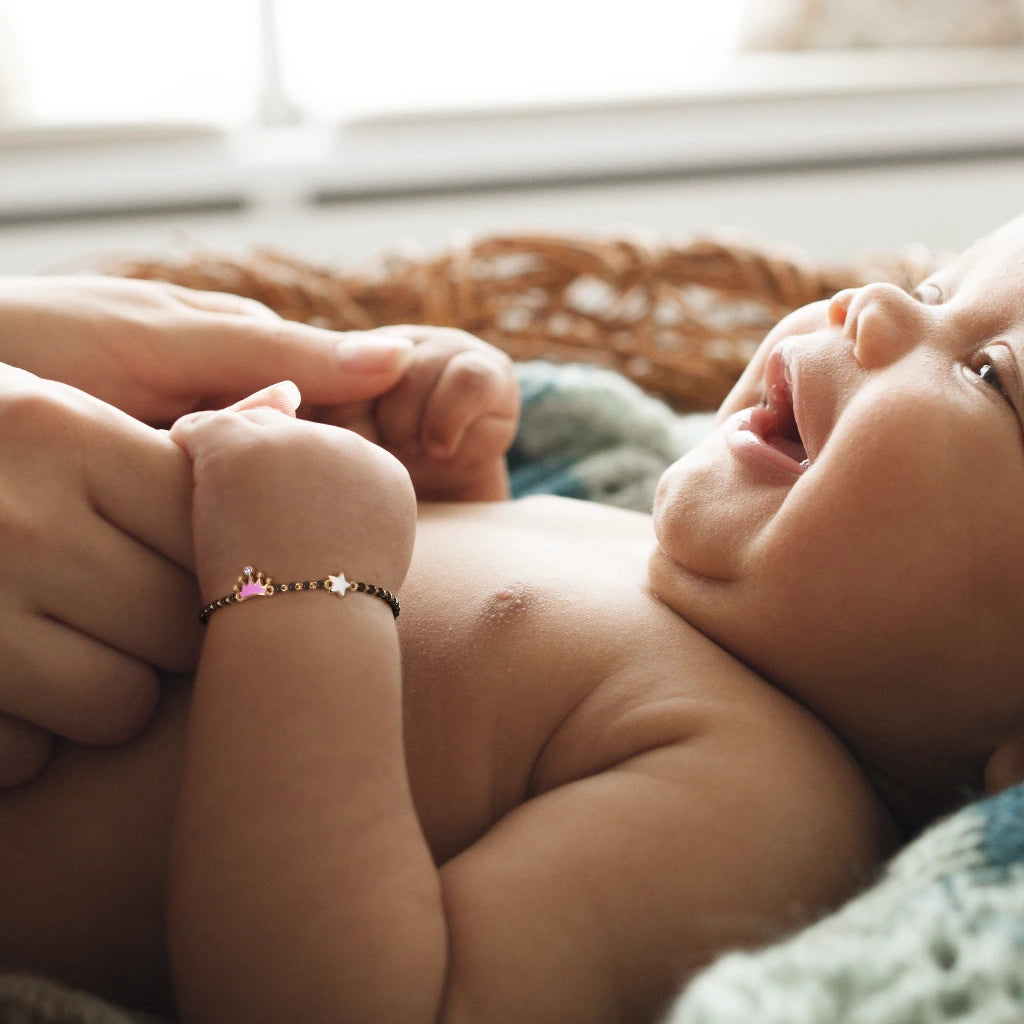0.010 Ct Round KidsBracelets with Purity of 18Kt