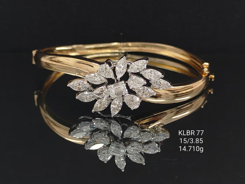 3.85 carat fancy shaped lab-grown diamond bracelet in 18kt gold, front view
