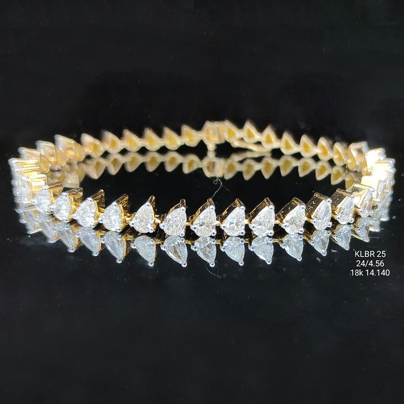 4.56 carat fancy shaped lab-grown diamond bracelet in 18kt gold, front view
