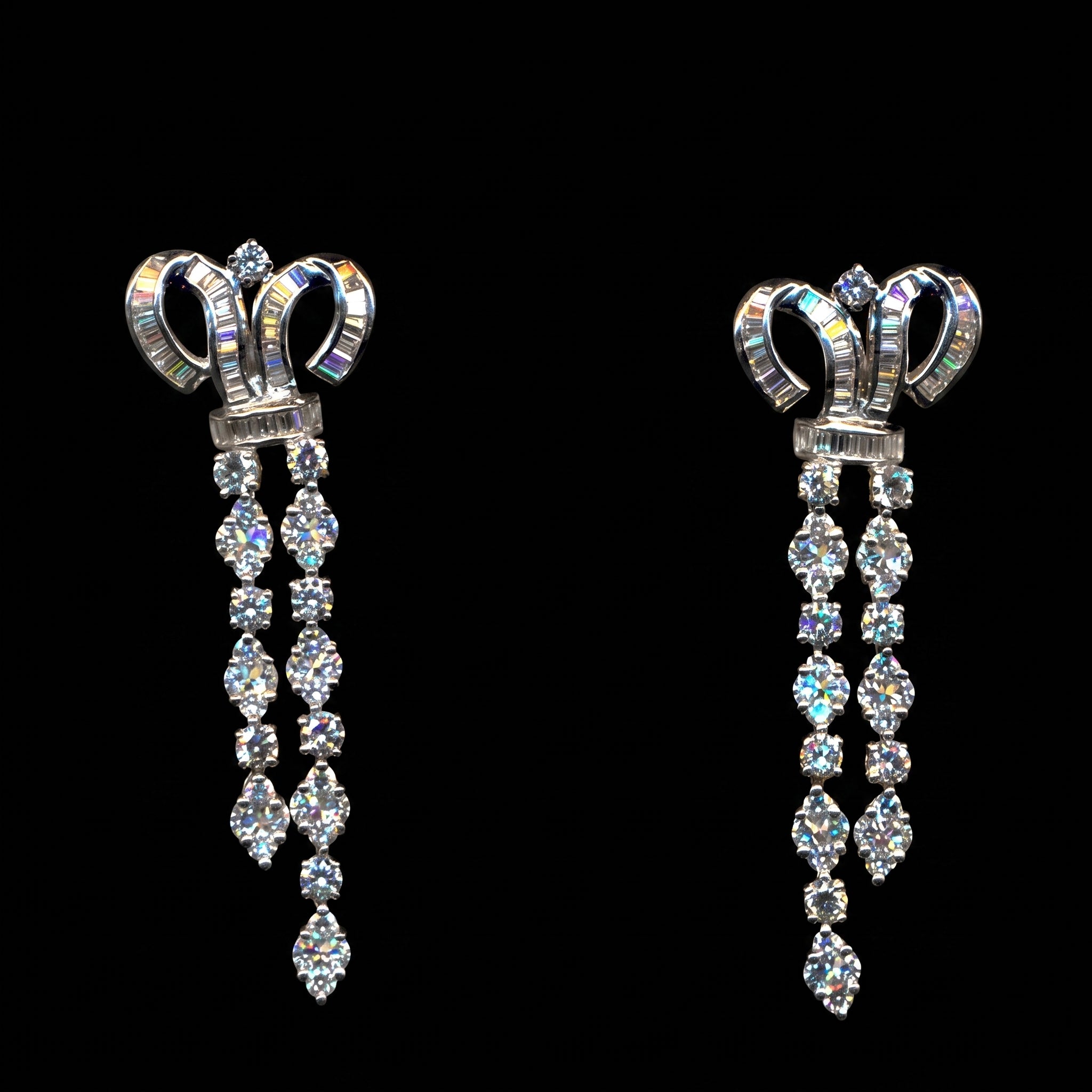 2.54Ct of Long Earring with the Purity of18K
