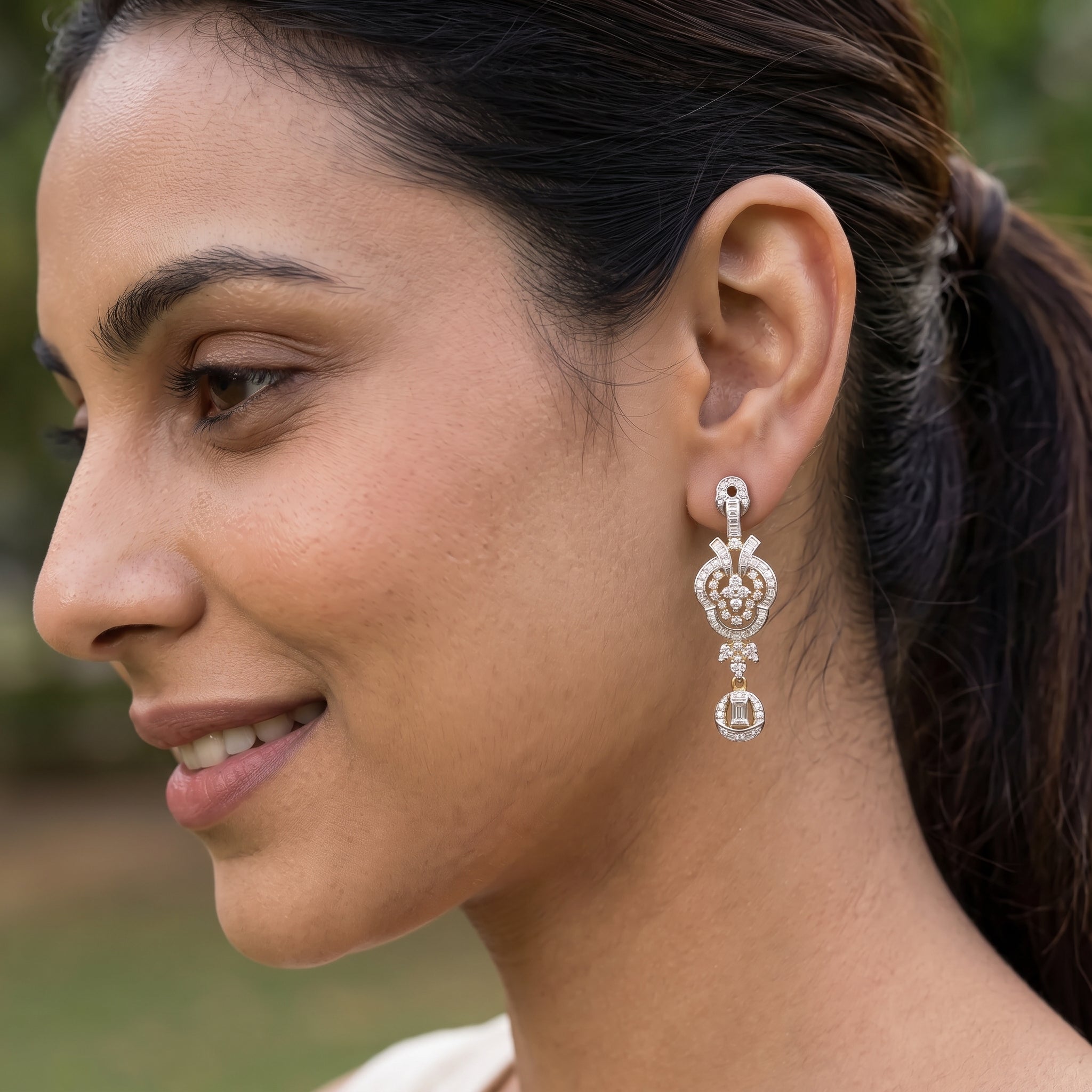 1.81Ct of Long Earring with the Purity of18K