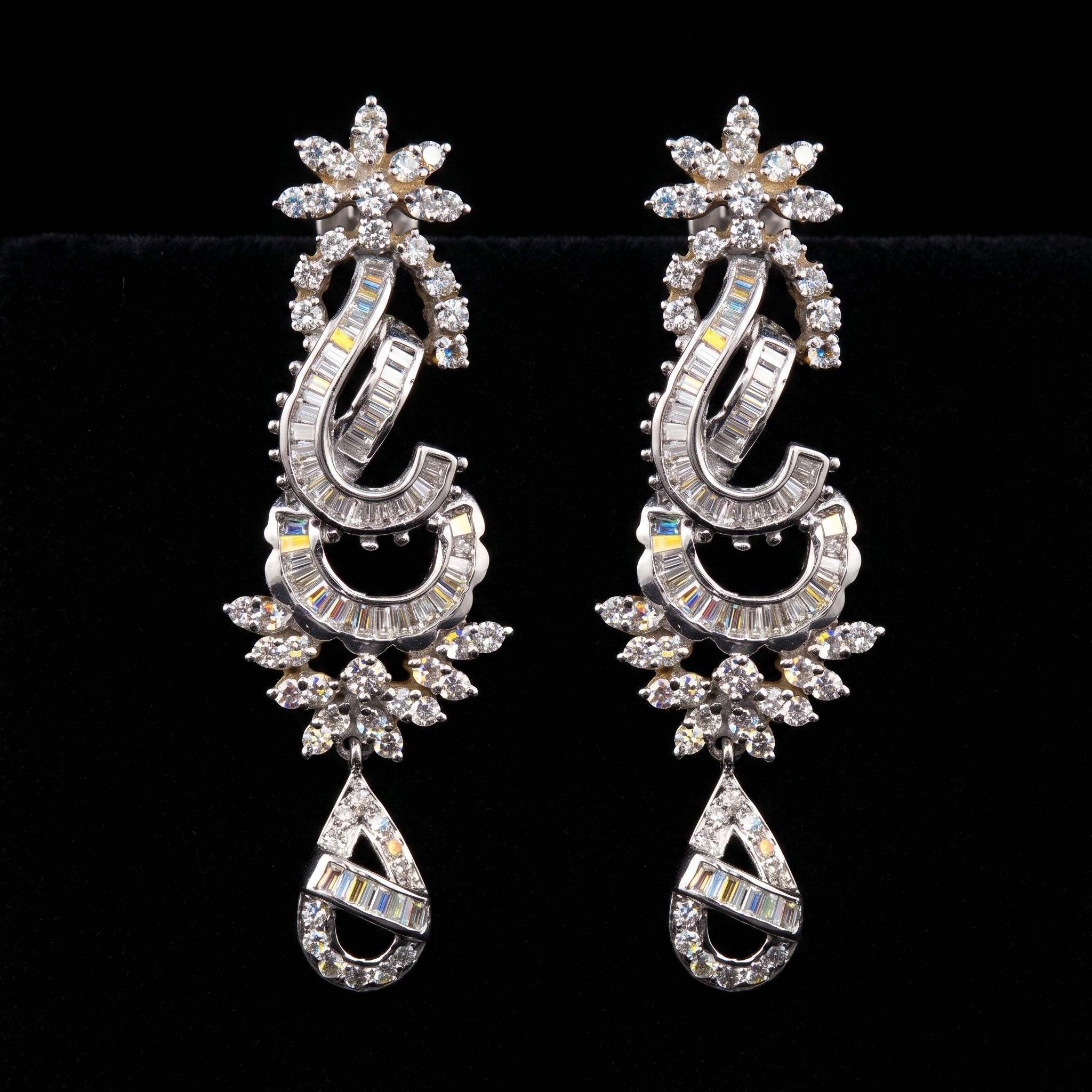 2.51Ct of Long Earring with the Purity of18K
