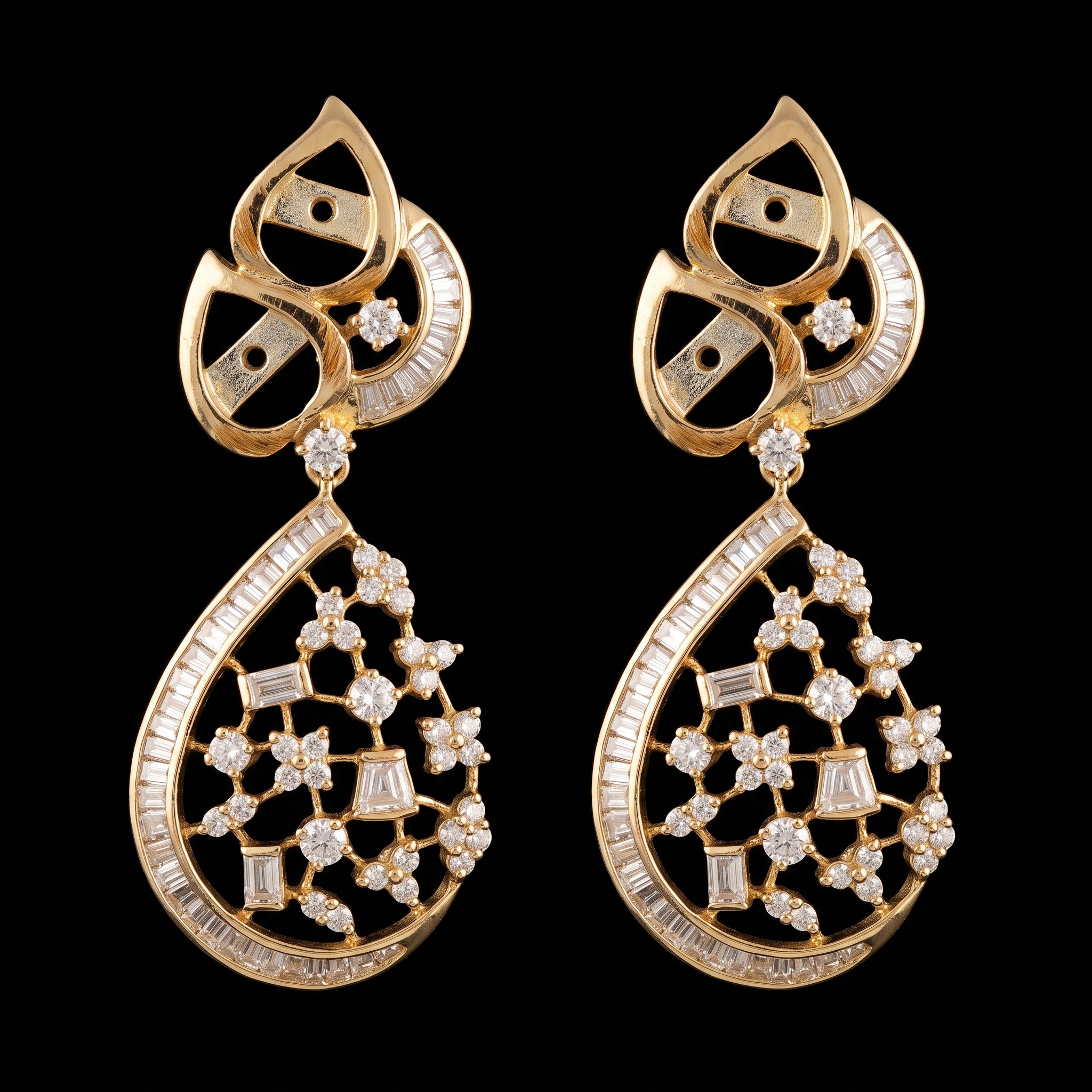 2.61Ct of Long Earring With the Purity of 14K