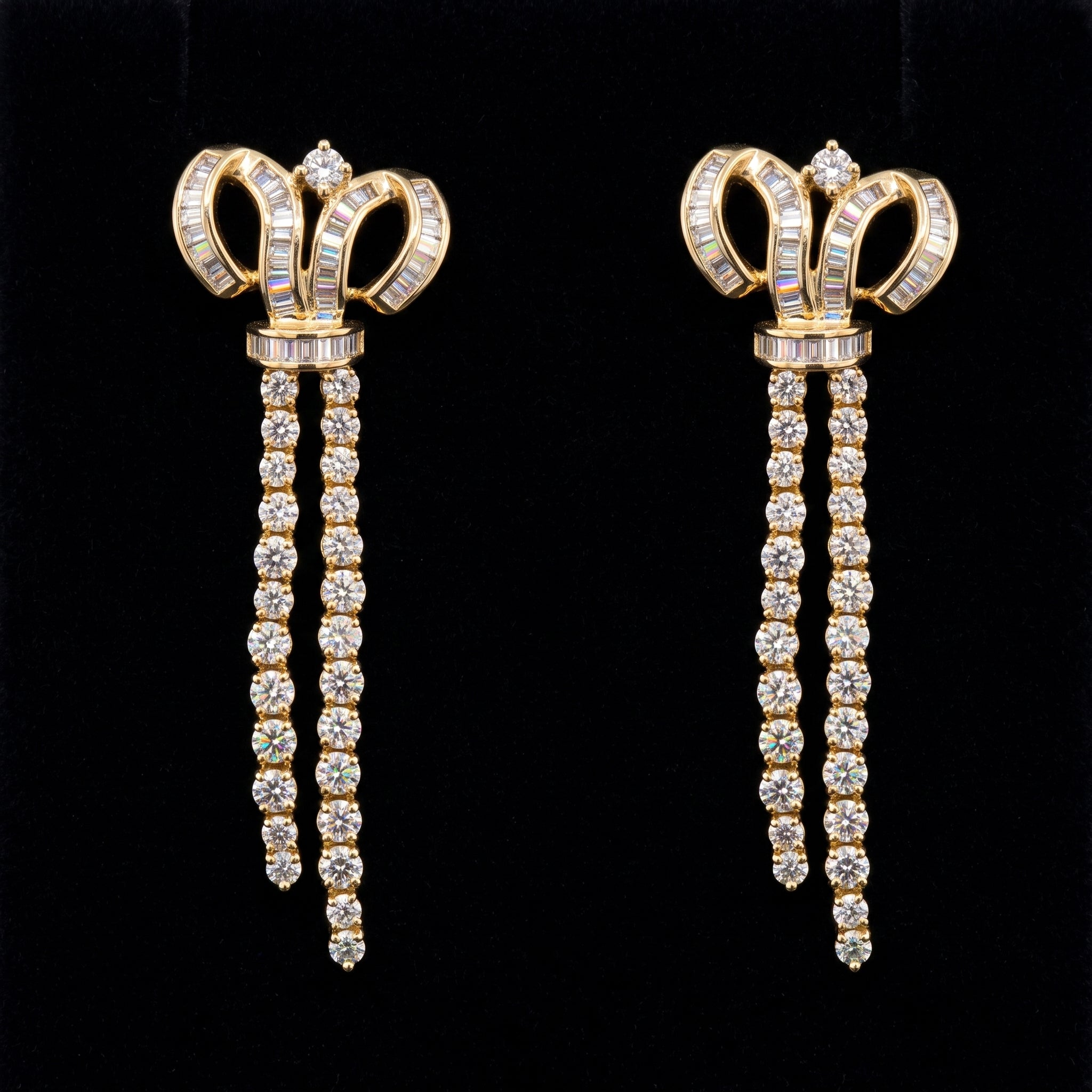 2.07Ct of Long Earring with the Purity of18K