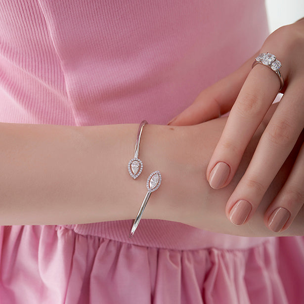 55.93 Marquise, Pear, Round Bracelet Purity of 14KT