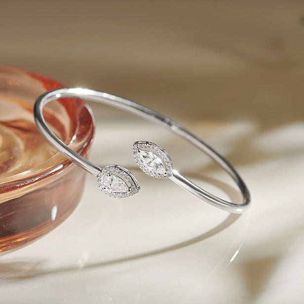 55.93 Marquise, Pear, Round Bracelet Purity of 14KT