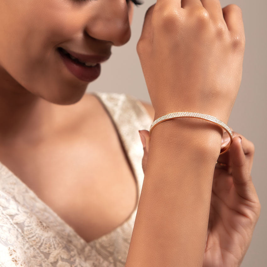 3.120 ct Bangles of 18 KT gold