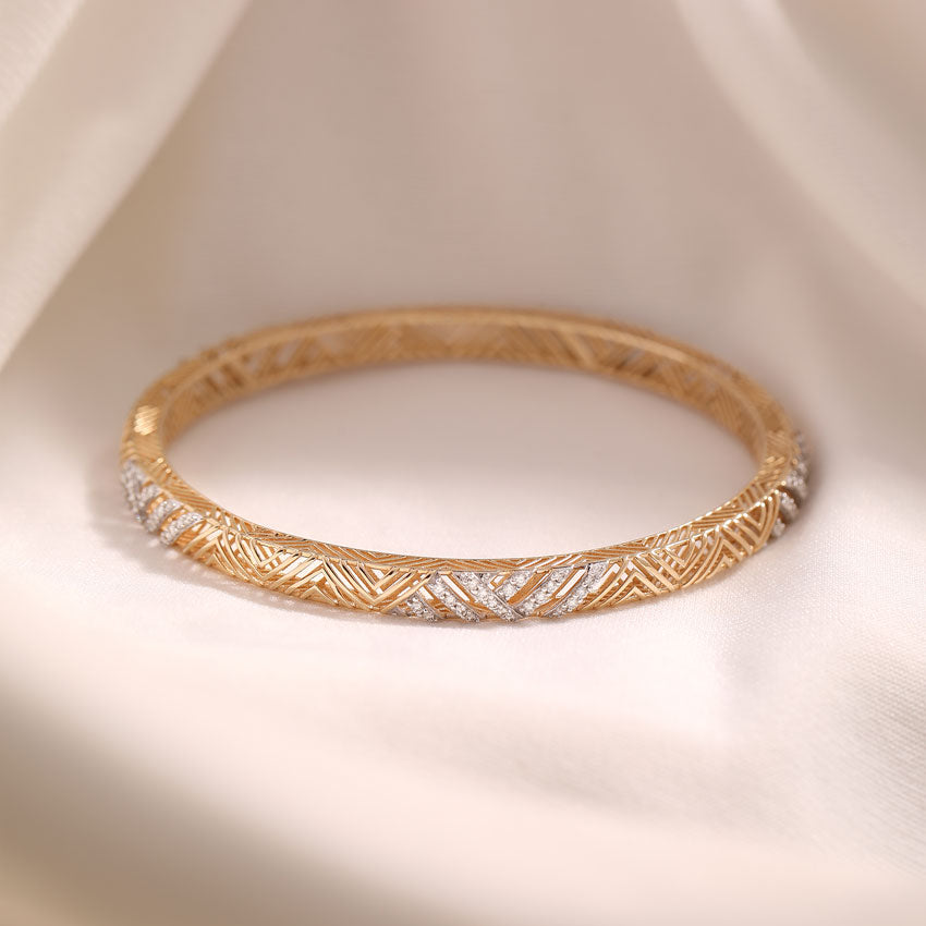 0.680 ct Bangles of 14 KT gold