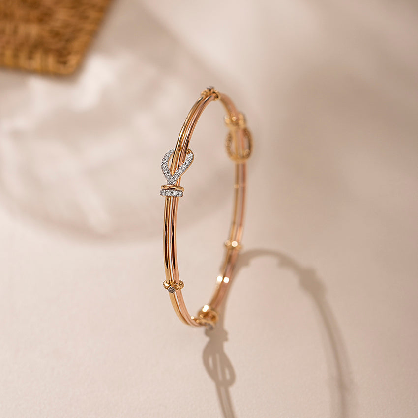 0.570 ct Bangles of 14 KT gold