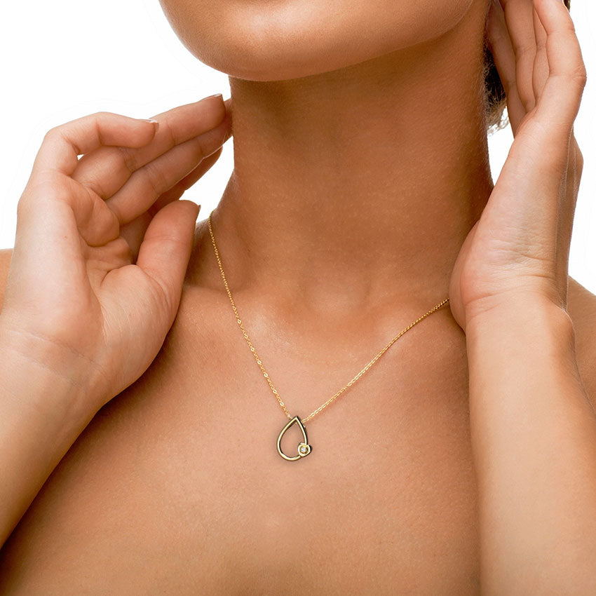 0.011 ct Pendants of 18 KT gold