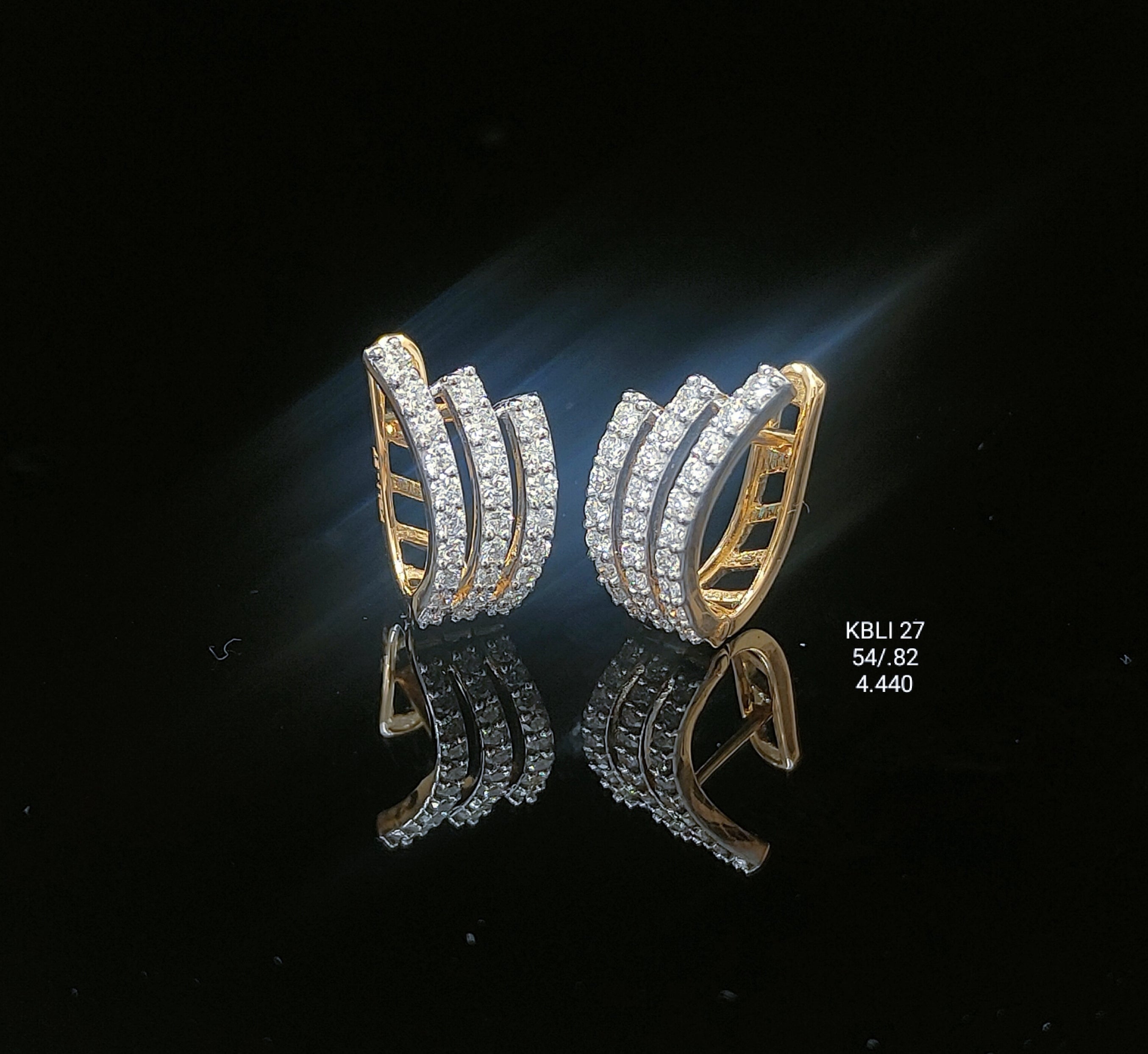 0.82Ct BALI Small round diamonds 18k