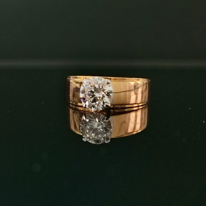 1.57Ct Ring for Men Purity of 18K
