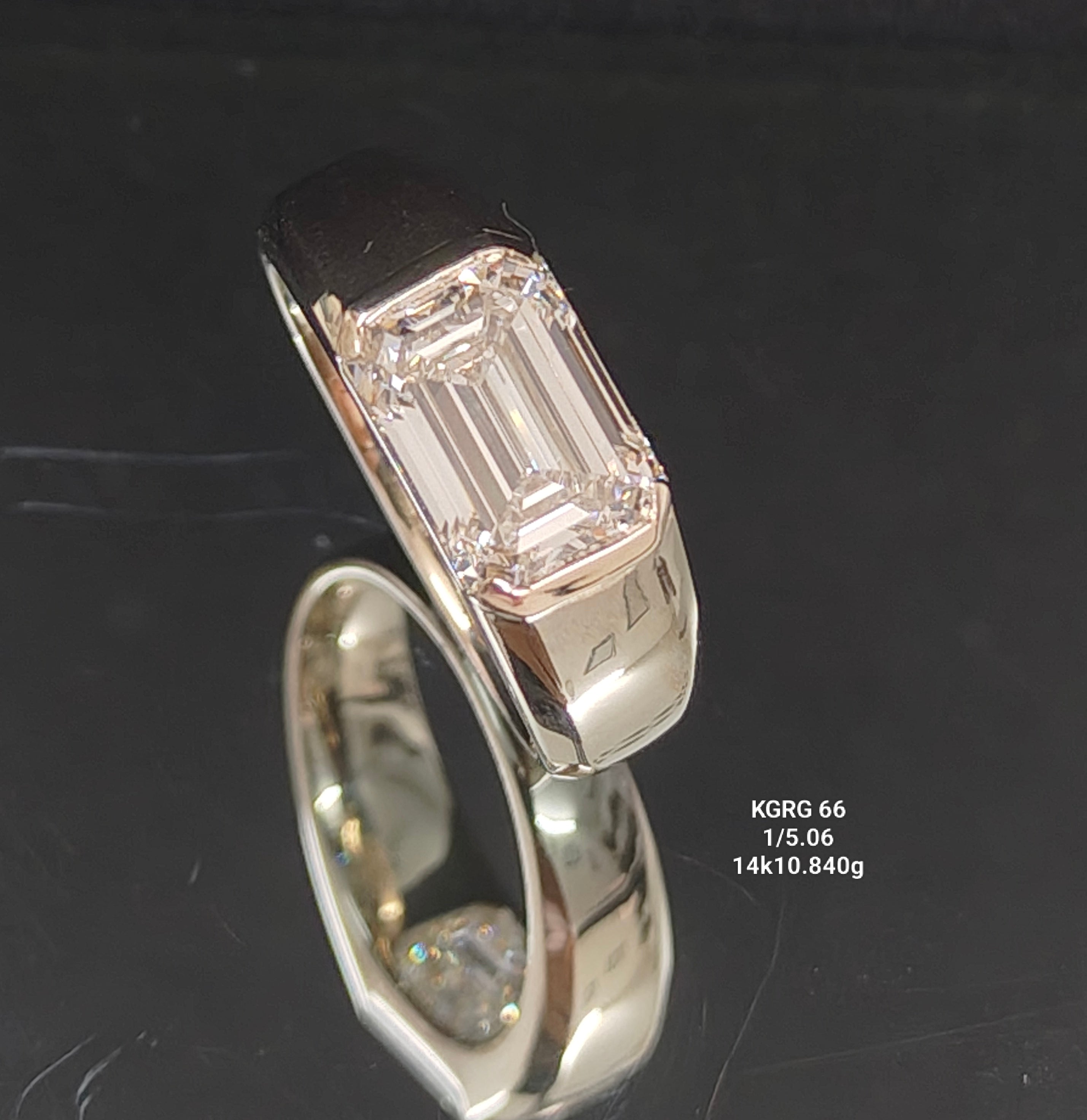 5.06Ct RING Solitaire Diamond 18K