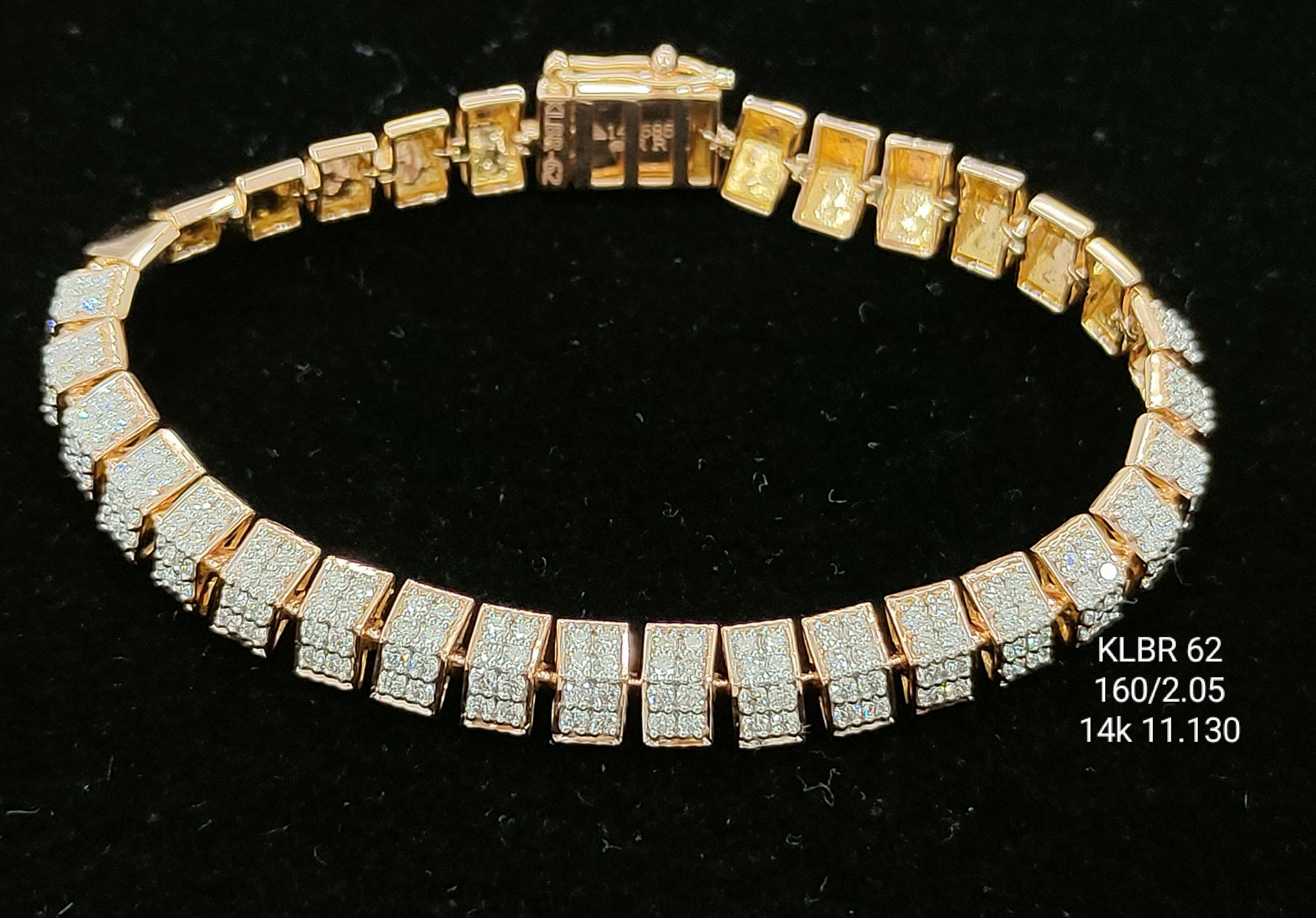 2.05 Ct of BRACELET of Fancy  Shaped Diamonds 18K