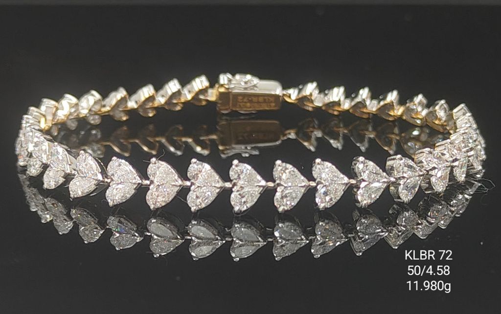 4.58 Ct of BRACELET of Fancy  Shaped Diamonds 18K