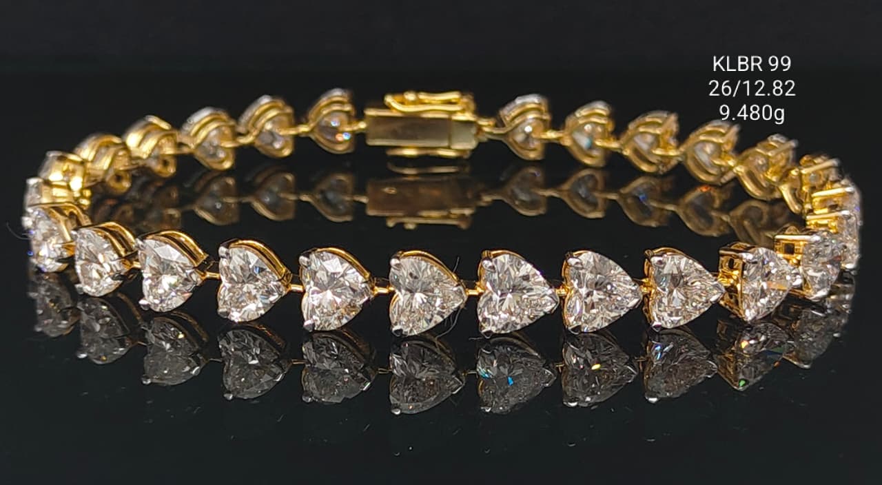 12.82Ct of Bracelet With Purity of 18K