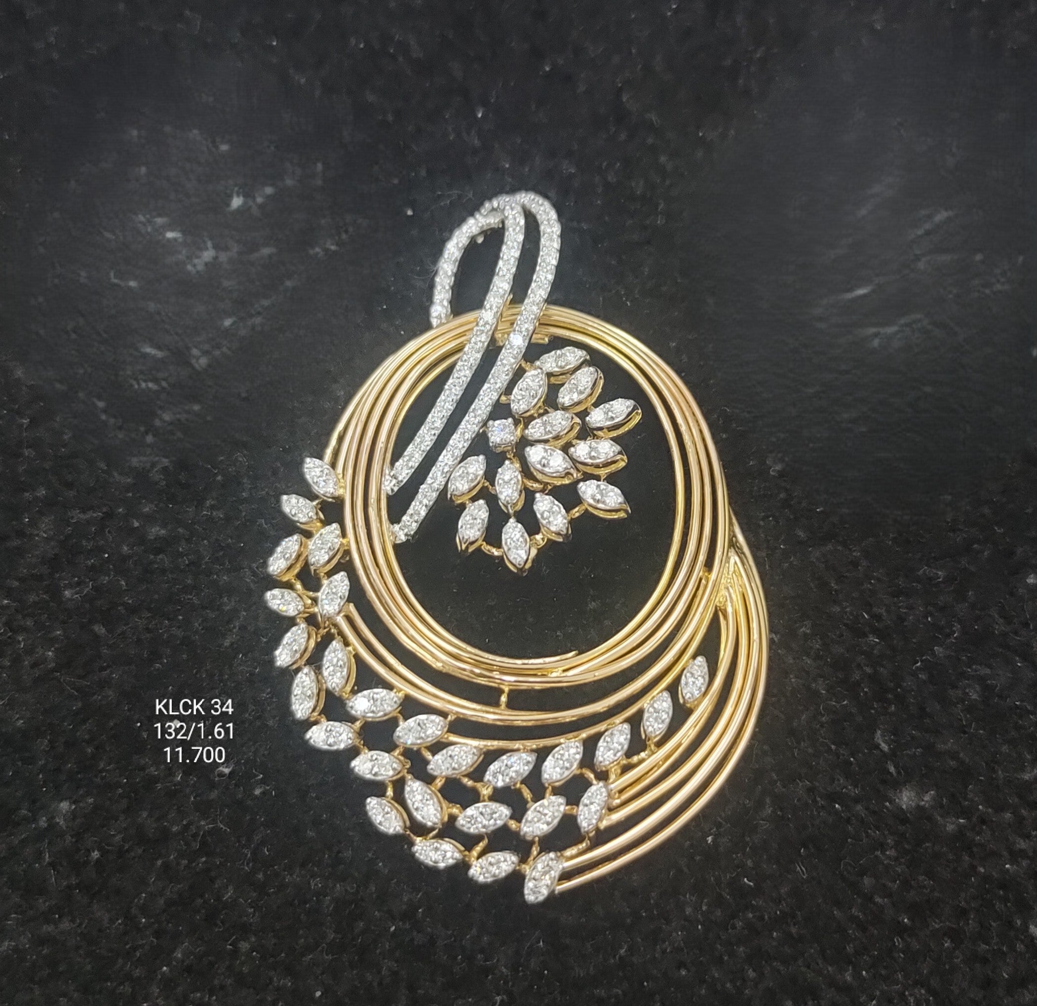 1.61Ct Of Locket With Purity Of 18K
